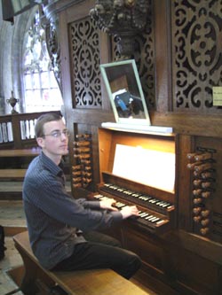 090615 geslaagd organist klein