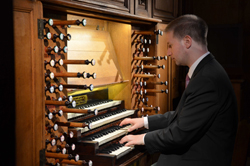 210727 organist Johann Vexo
